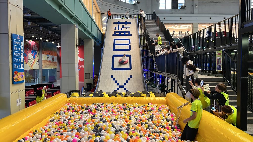 trampoline park manufacturers 